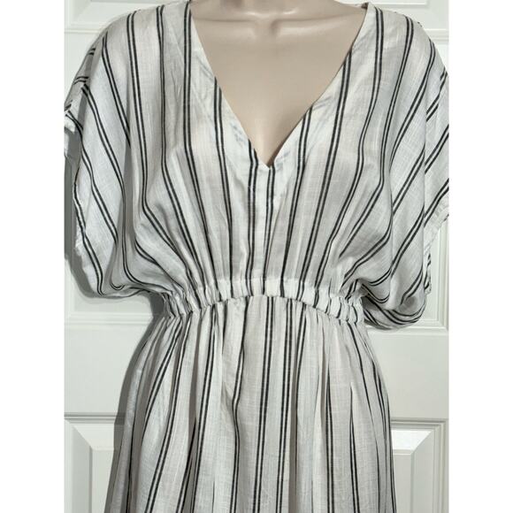 Cupshe Ivory with Black Stripe Dress / Cover-up, Women's Size M - Picture 3 of 6